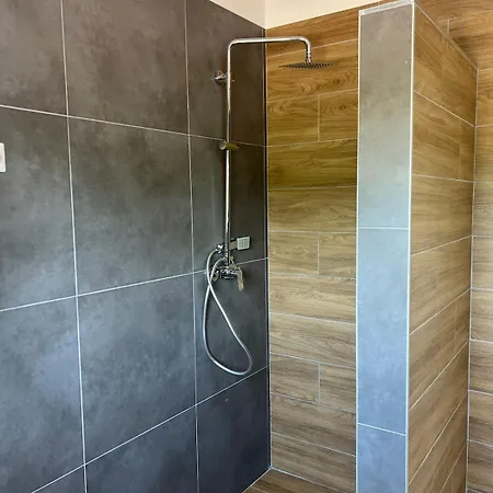 Casa vacanze Comfortable 2-bedroom Near Tirana Airport Vorë