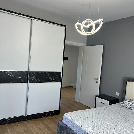 Casa vacanze Comfortable 2-bedroom Near Tirana Airport
