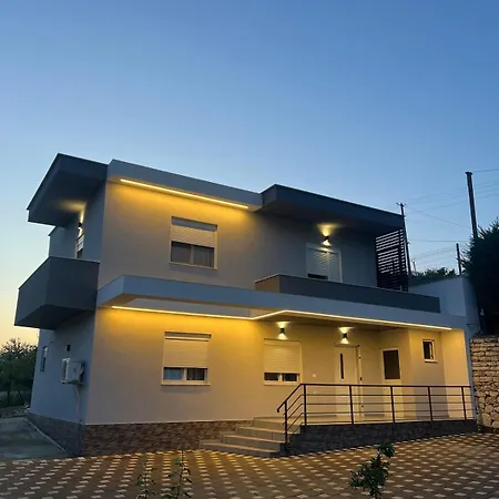 Casa vacanze Comfortable 2-bedroom Near Tirana Airport Vorë